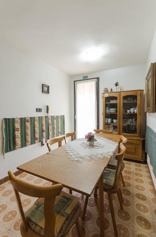 Hotel Familia Panzio Pannonhalma Esterno foto