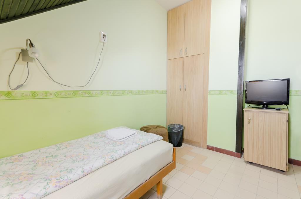 Hotel Familia Panzio Pannonhalma Esterno foto